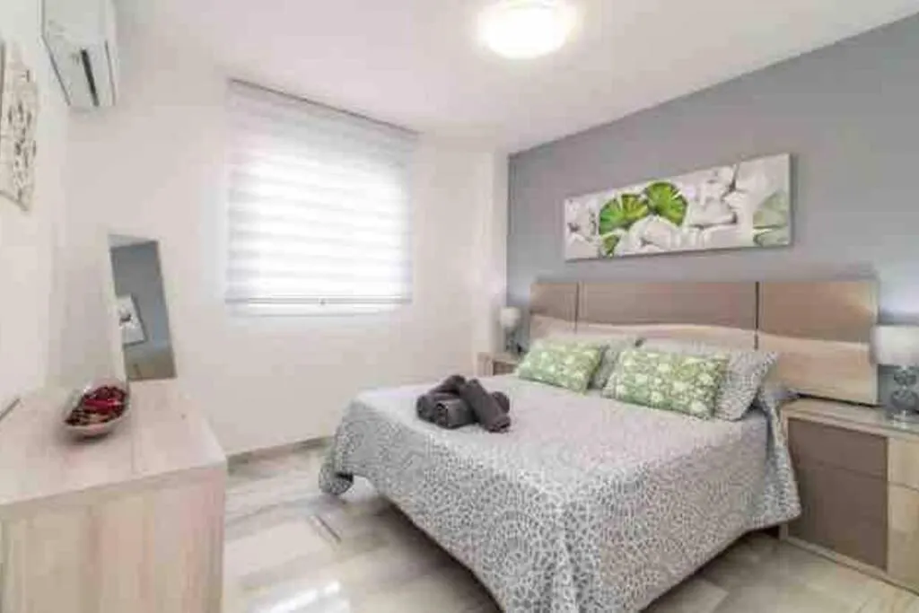 Precioso Apt 3Bdr A 50 M De La Playa ベナルマデナ